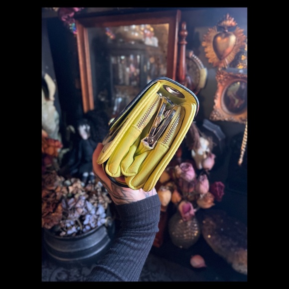 Beetlejuice Sandworm Handbag - Picture 4 of 6